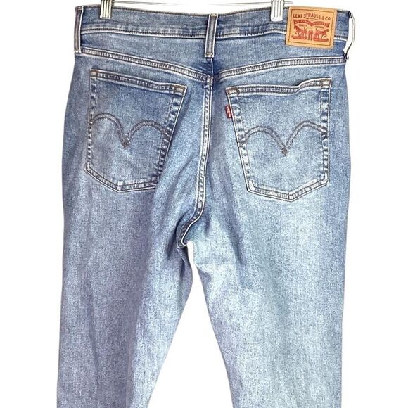 Levis Jeans Women 32 Blue High Rise Wedgie Straight Button Fly Stretch Distress - Picture 7 of 12
